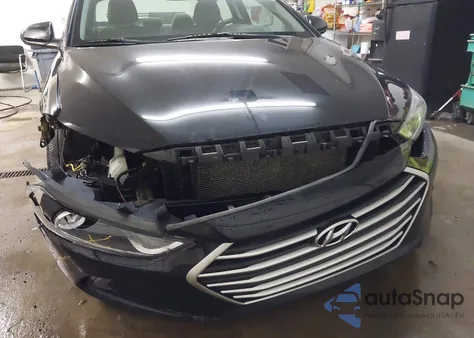 2018 Hyundai Elantra Value Edition z USA, uszkodzony, nr VIN 5NPD84LF4JH391529